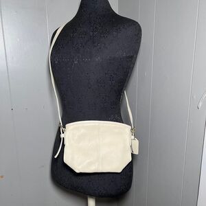 Vintage Coach Leather Beige Crossbody Bag